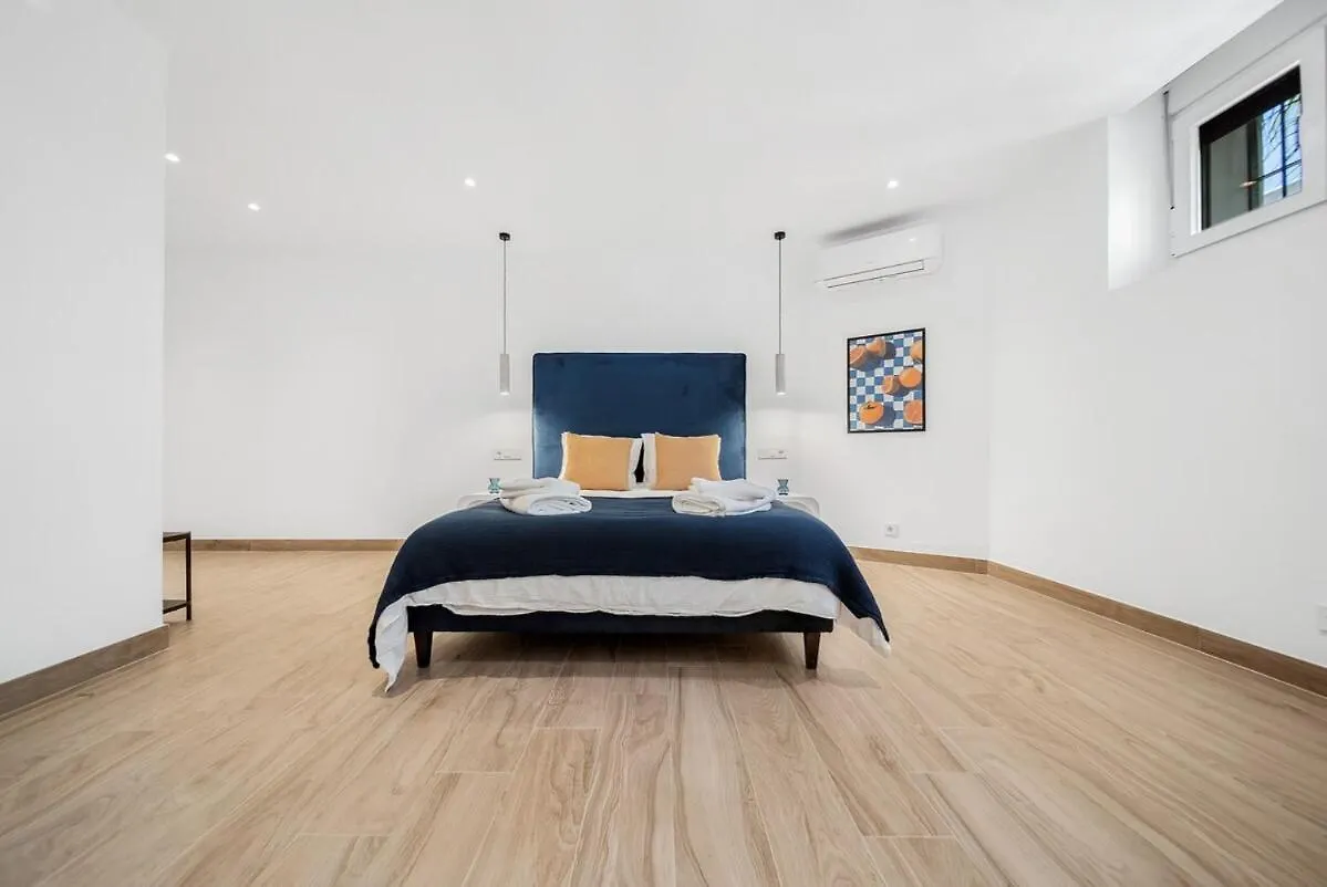 Charming & Modern 4Br Apartment Marbella