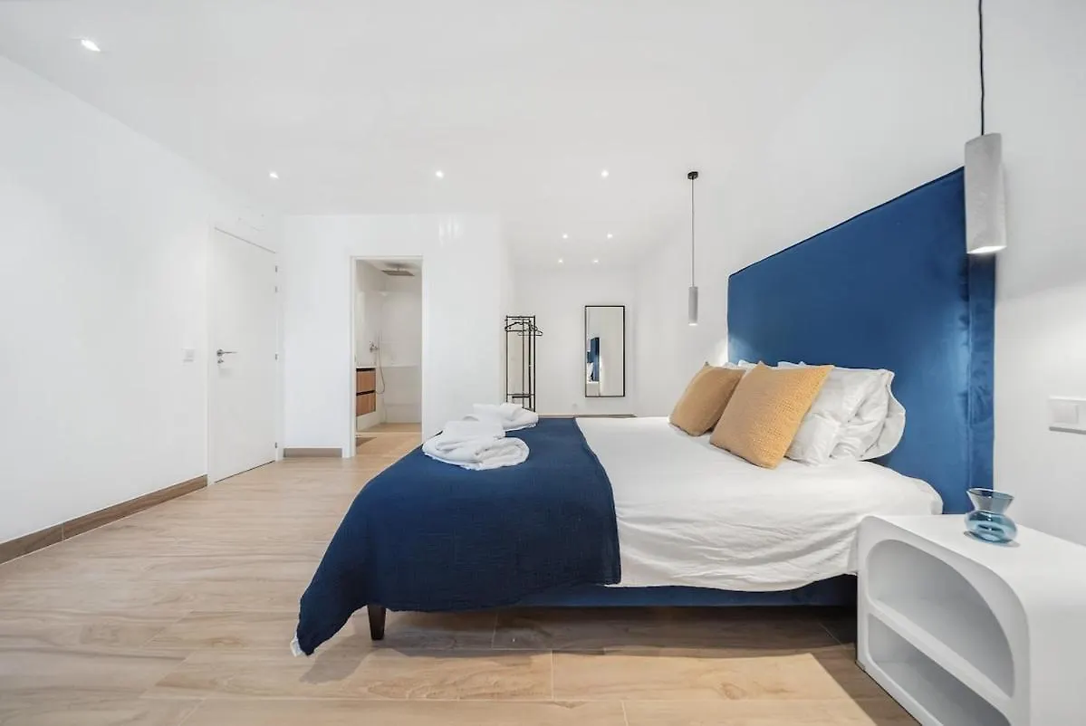 Charming & Modern 4Br Apartment Marbella