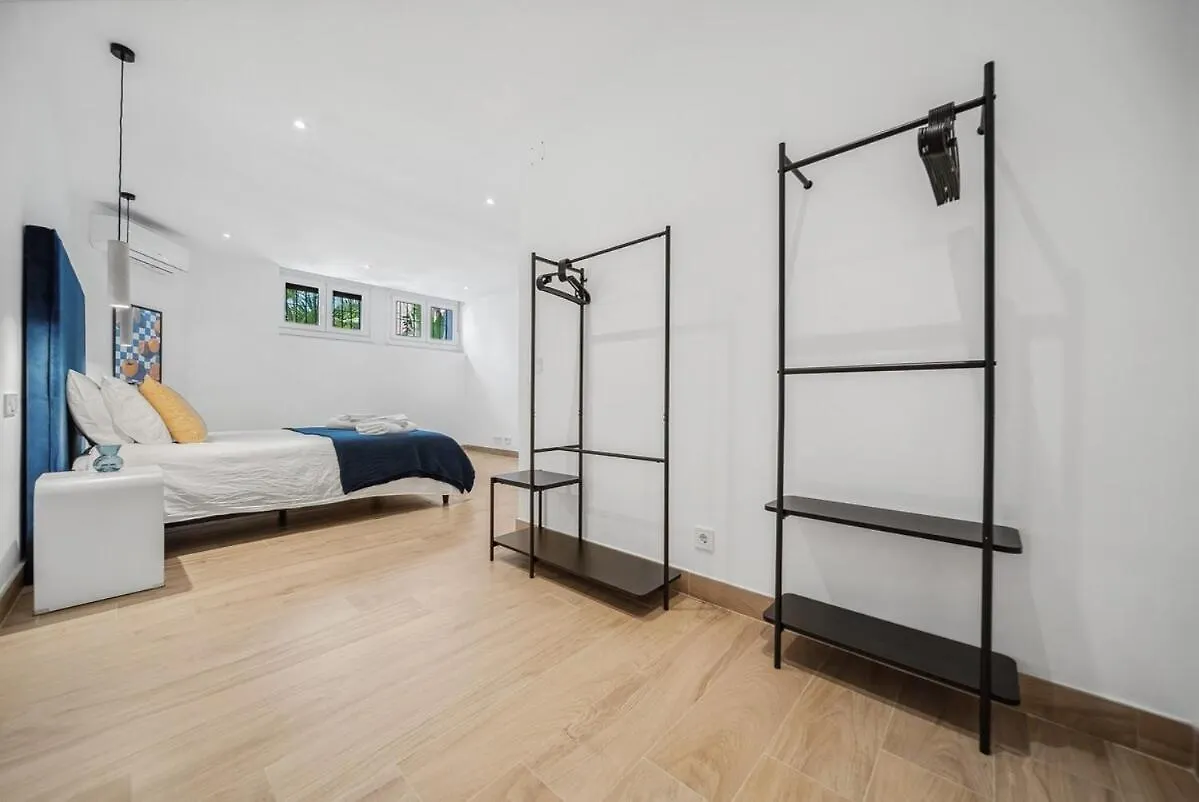 Charming & Modern 4Br Apartment Marbella
