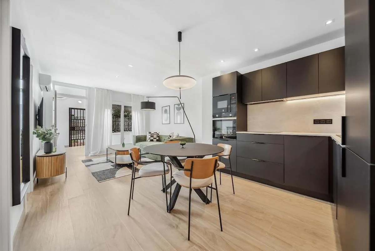 Charming & Modern 4Br Apartment Marbella